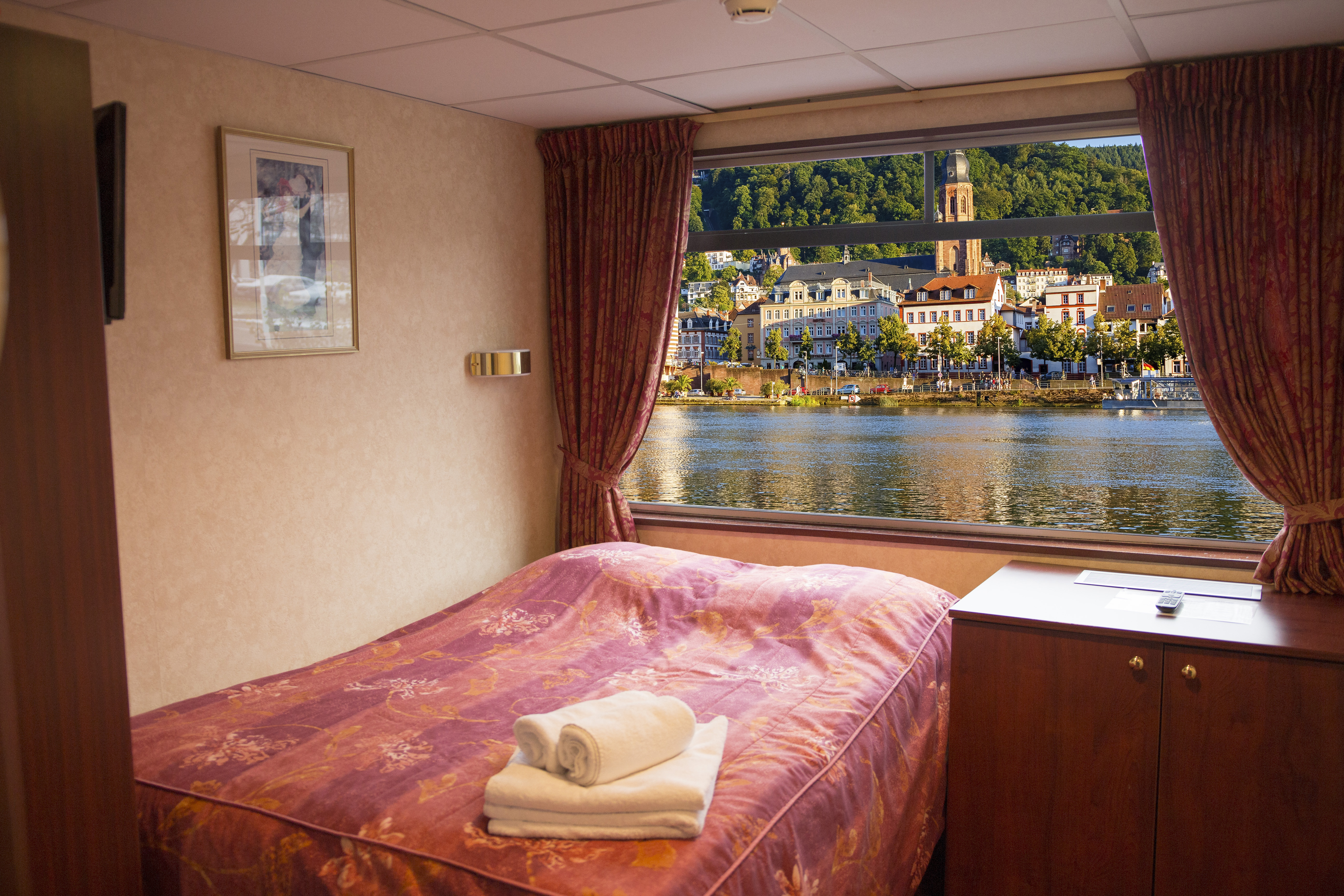 CroisiEurope MS Mona Lisa Cabin 5.jpg